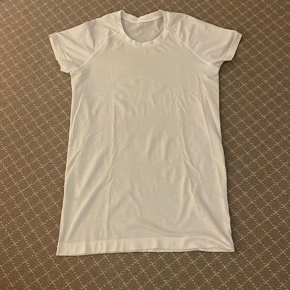 Lululemon swiftly tech top